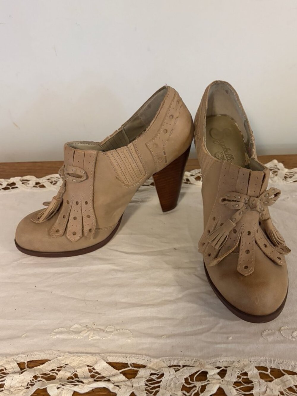 Seychelles Womens Size 7.5 Leather Vintage Ankle Boot with Tassel and Fringe Tan